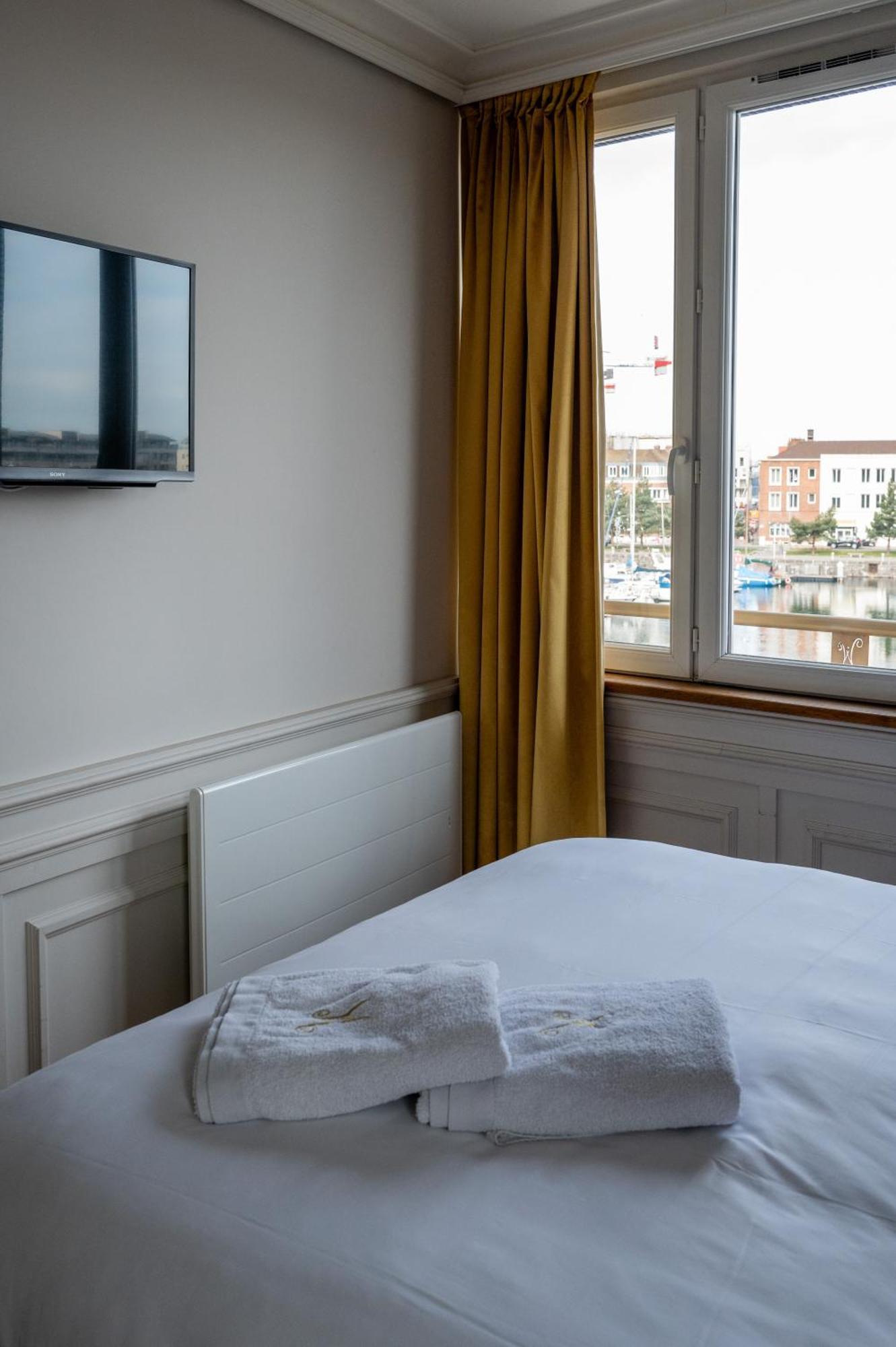 Aux waterzooi Hôtel Merveilleux côté port Dunkirk Exterior foto